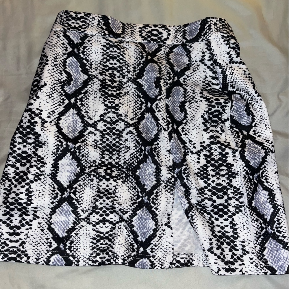 Snake skin print skirt